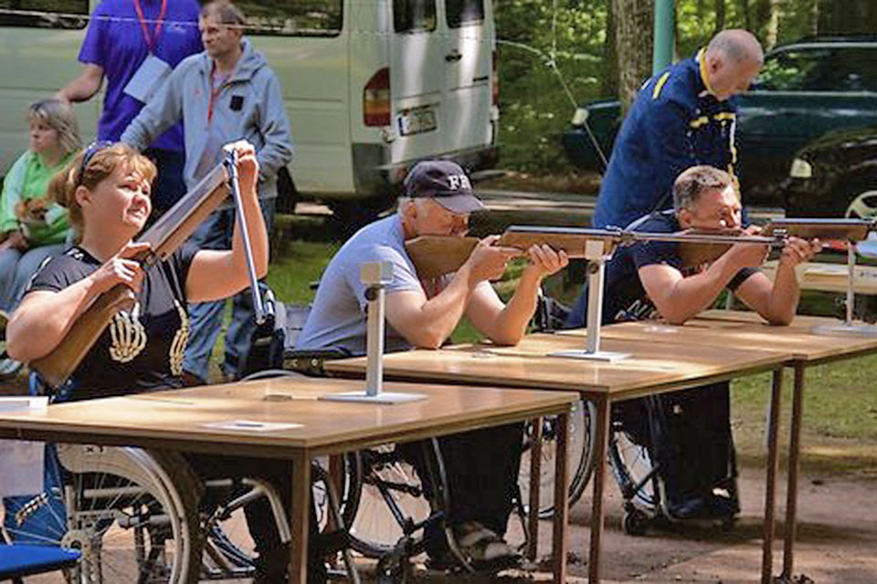 ARĪ RATIŅKRĒSLĀ VAR SPORTOT!