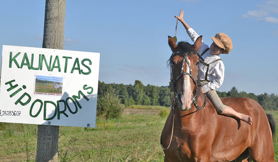 BOŅUKS CIEMOJAS “RUDO KUMEĻU PAUGUROS”