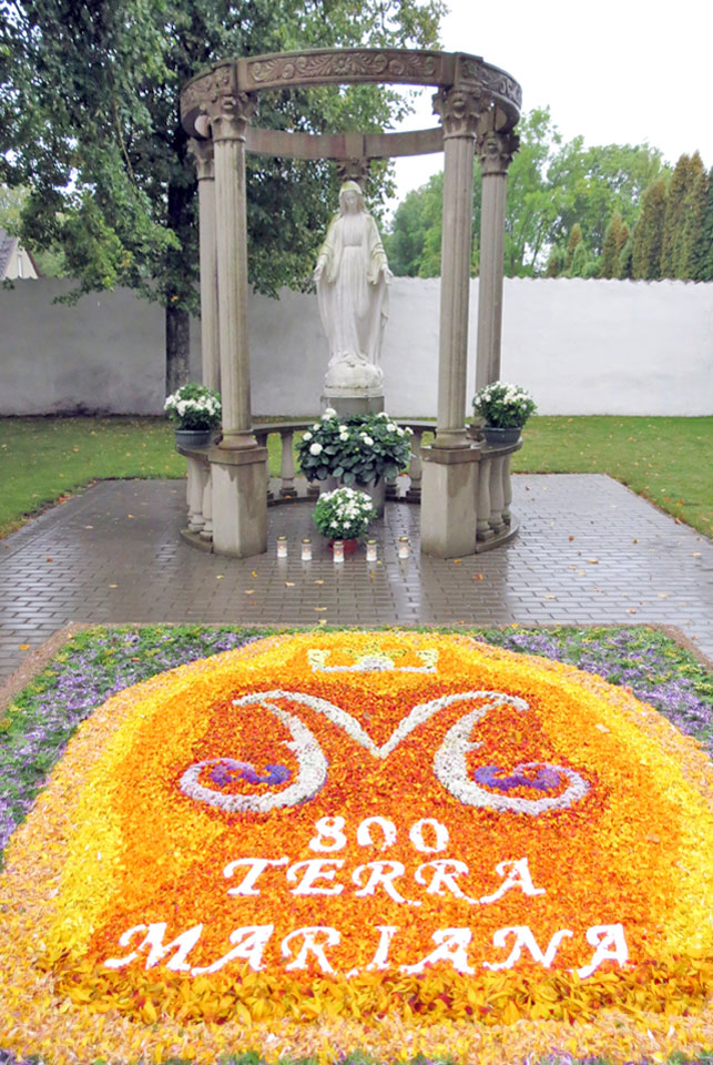 KATRU GADU SAVĀDĀKI