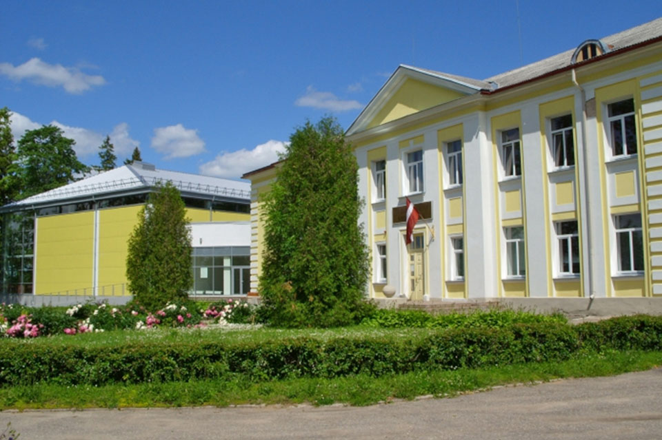 AICINA SAVĒJOS
