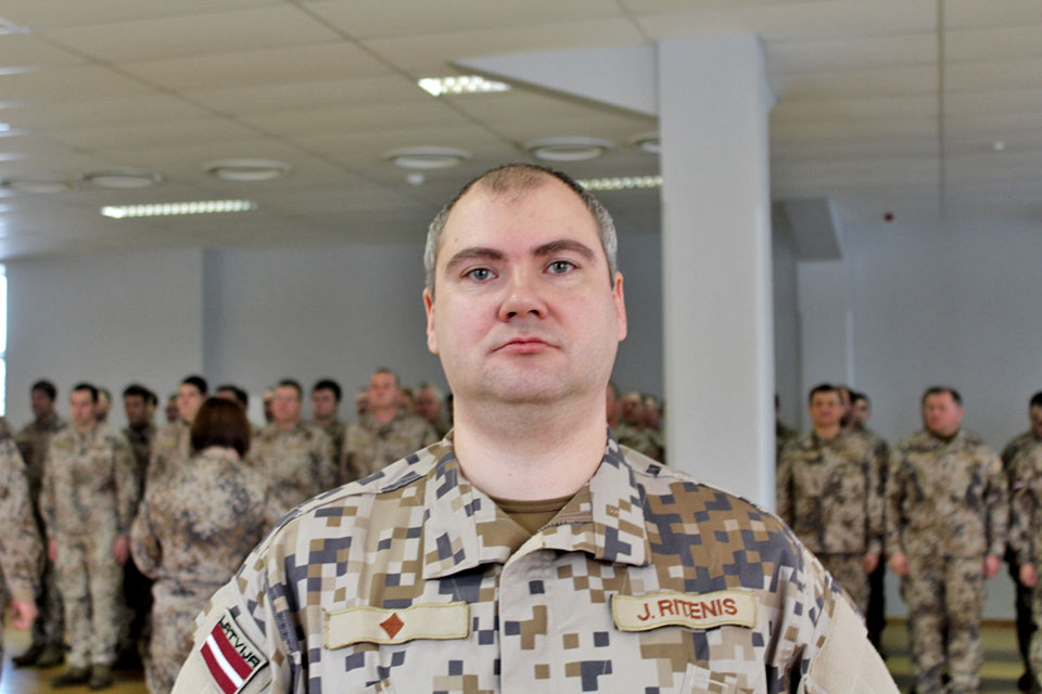 KOMANDIERU MAIŅA