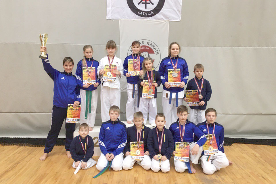 KLUBAM “SAKURA” — 18 MEDAĻAS!