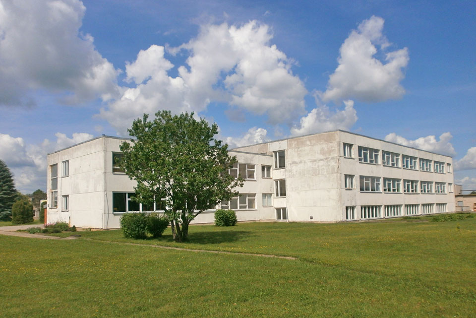 SKOLA PALIEK ATMIŅĀS…