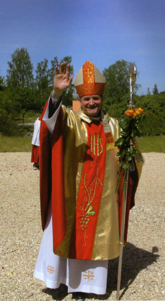 KRISTUM UN CILVĒKIEM