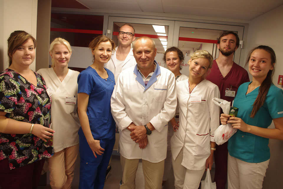 TOPOŠIE ĀRSTI ZIEDO ASINIS