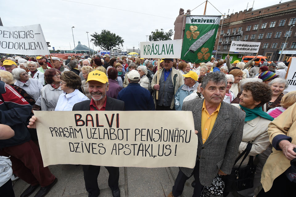 SENIORI PROTESTĒ, SENIORI PIEPRASA