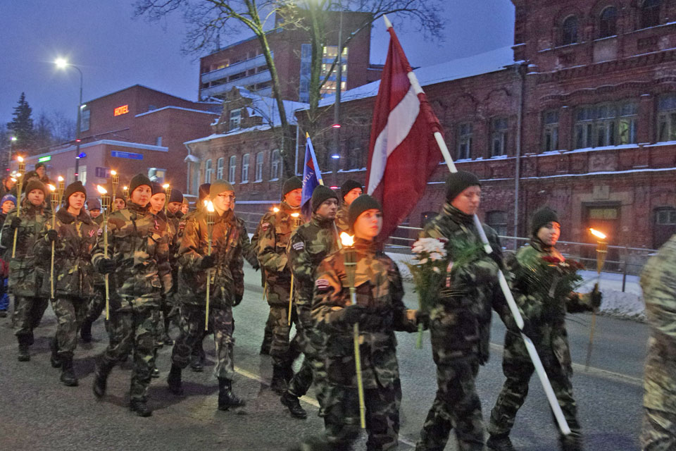 В ДЕНЬ ЛАЧПЛЕСИСА