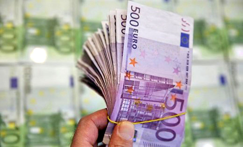 KAM SAEIMAS PARTIJAS PIEŠĶĪRA NAUDU
