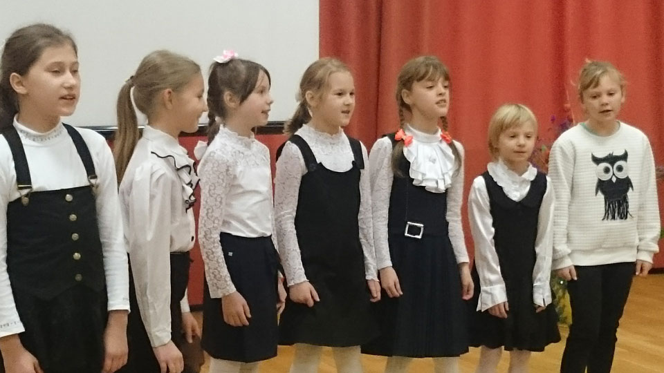 AR PATEICĪBAS UN PIEMIŅAS LIESMIŅU SIRDĪ