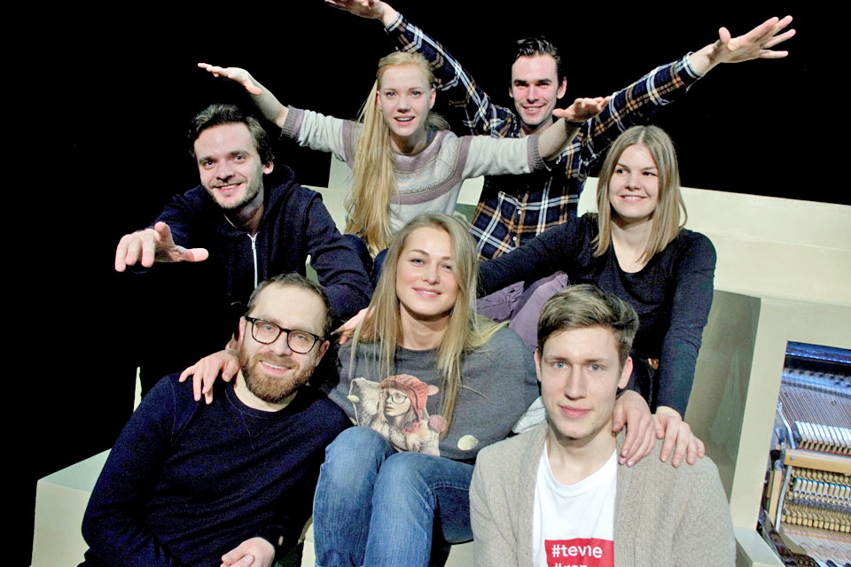 “JORIKS” TURPINA PĀRSTEIGT