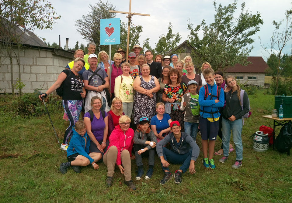 NODZIEDĀJA MUMS “AVE MARIA”