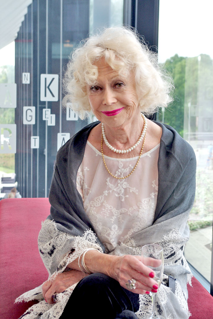 SVETLANA ŅEMOĻAJEVA: “NOVĒRTĒJIET, SAUDZĒJIET UN MĪLIET TO, KAS JUMS IR!”