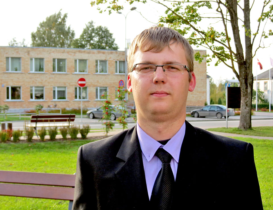JAUNS IZPILDDIREKTORS