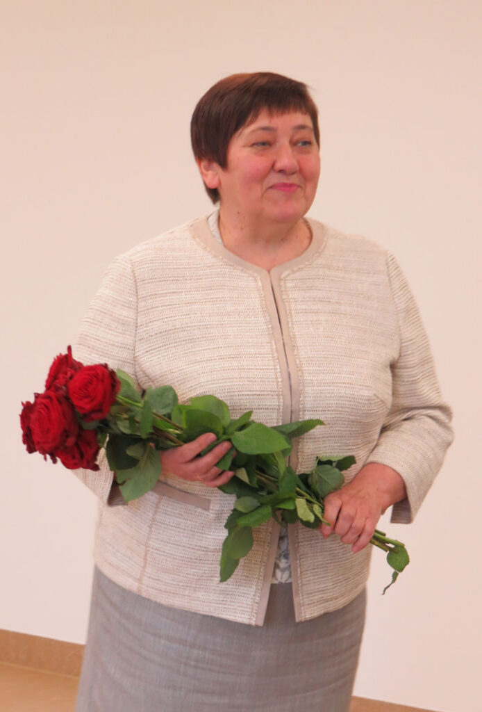 SARGEŅĢELIS BALTAJĀ HALĀTĀ…