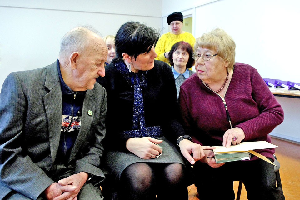 VALSTS SĀKAS AR DZIMTU