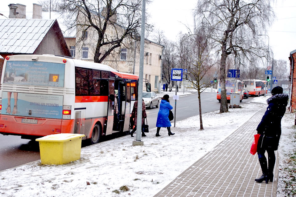 PAR BEZMAKSAS BRAUKŠANU RĒZEKNIEŠIEM