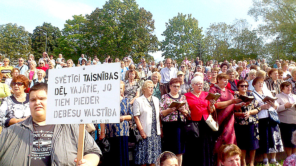 DŌRGIŅKĪ! UZVARĒS TAISNEIBA!