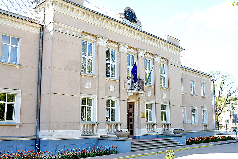IEŅEMAM 55 MILJONUS, TĒRĒJAM — 82…
