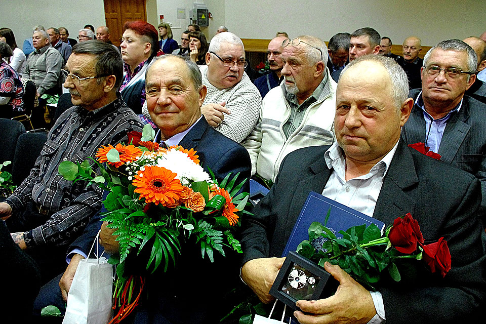 “JŪS NESAUDZĒJĀT SEVI, LAI GLĀBTU CILVĒCI”