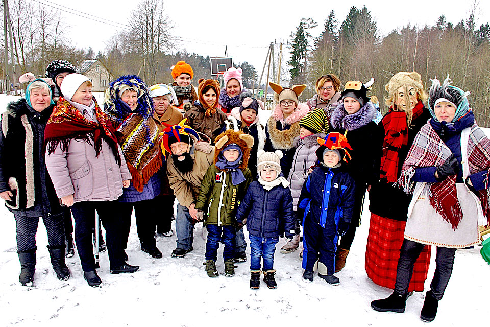 PAVASARI SAUCĀM AR DZIESMĀM