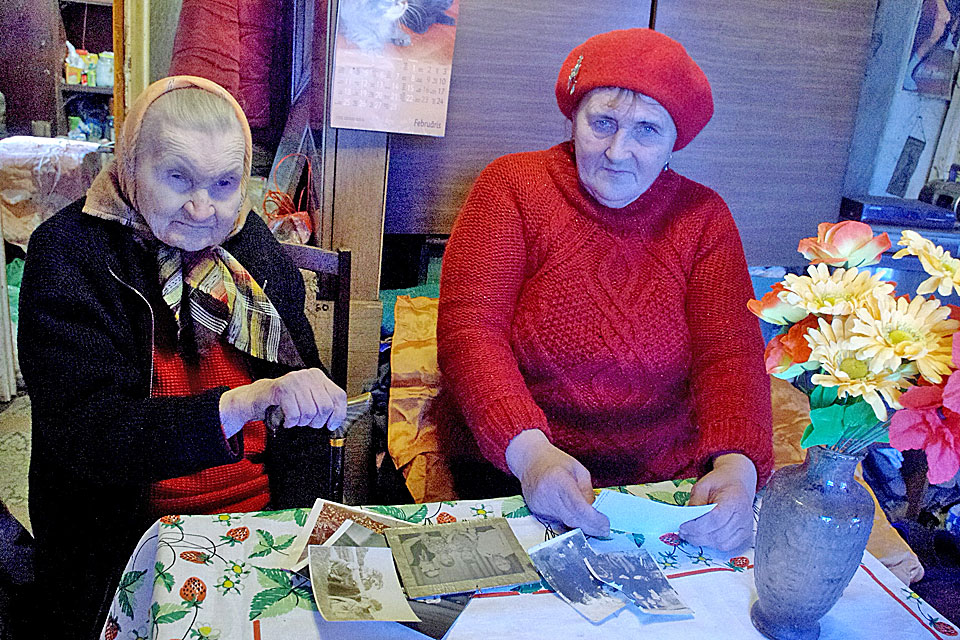 UN AIZRIT DZĪVE VIENOS DARBOS