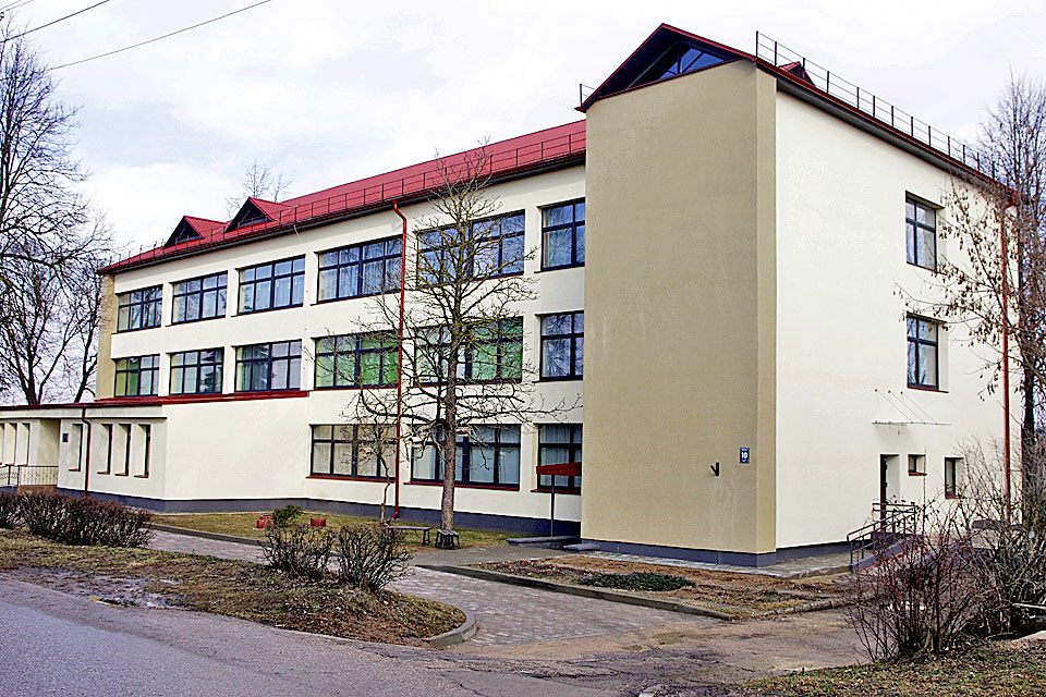 MĪLĒT SEVI, MĪLĒT APKĀRTĒJOS UN NEKAD NEZAUDĒT TICĪBU, KA VISS LABI BŪS