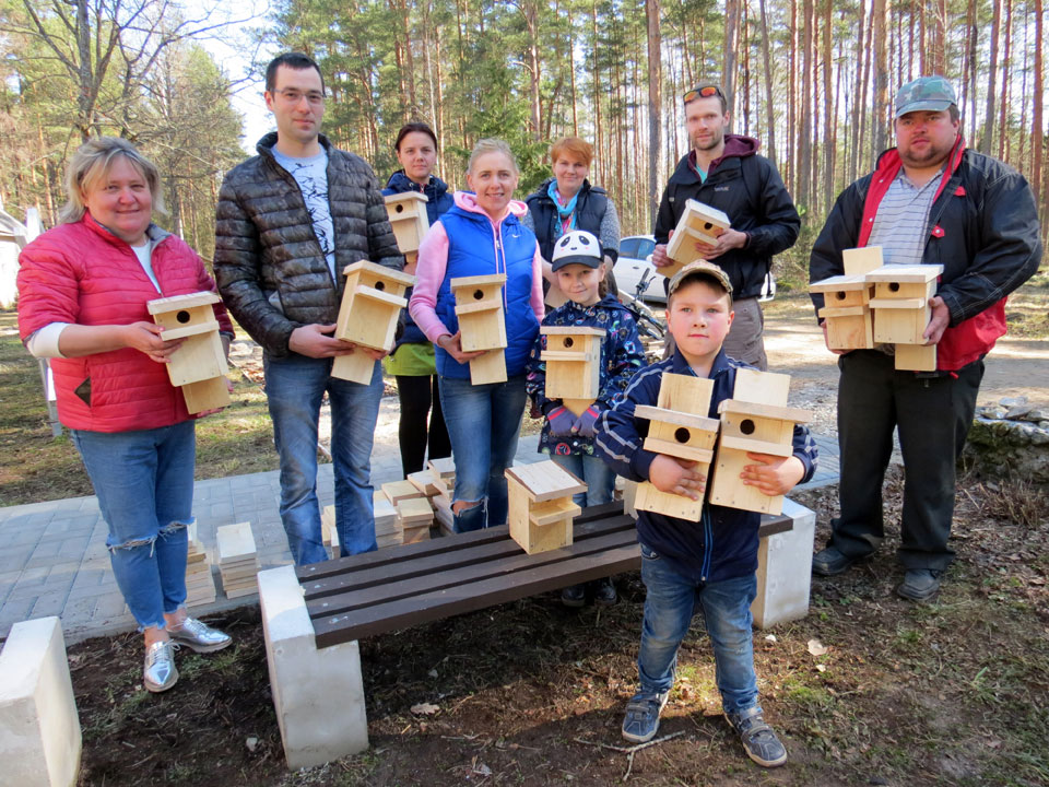 RŪPĒJOTIES PAR SPĀRNOTAJIEM DRAUGIEM