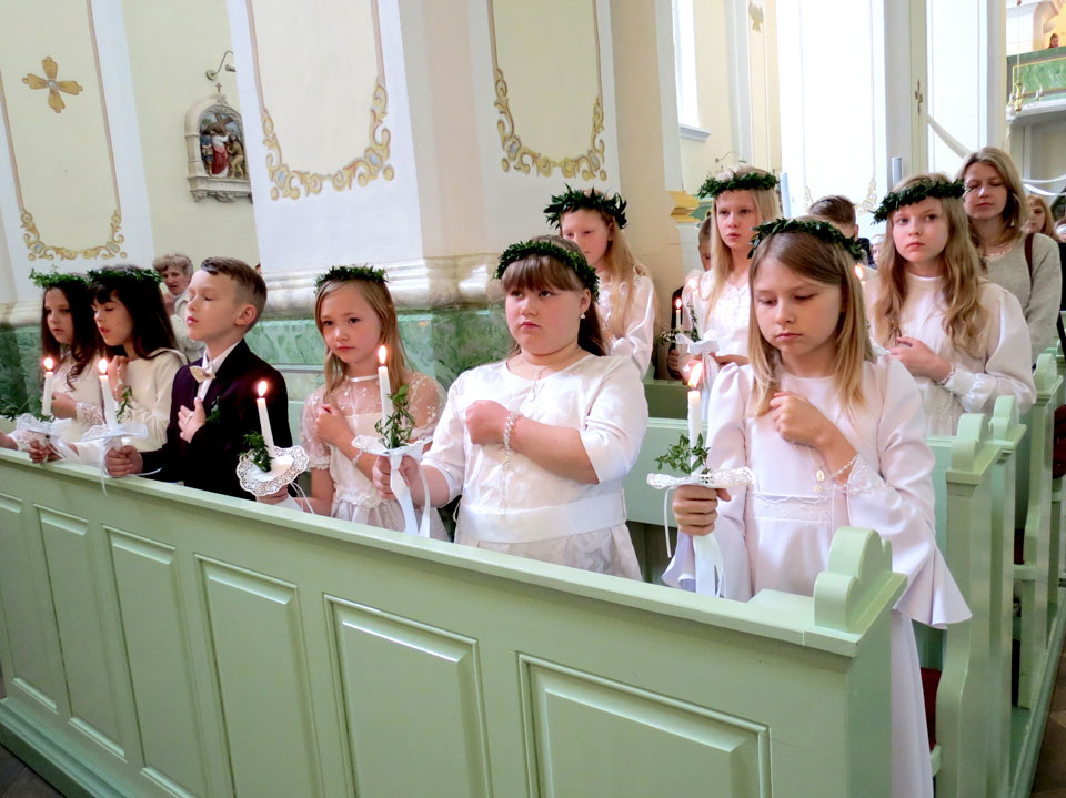LAI DRAUDZĪBA AR JĒZU TURPINĀS