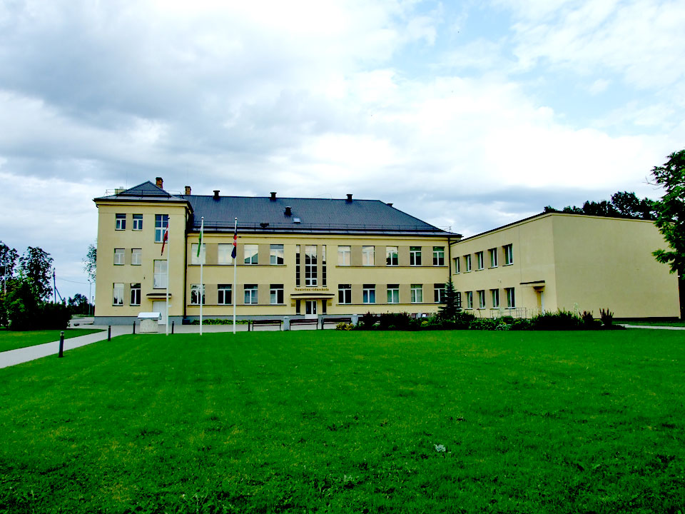 NAUTRĒNU VIDUSSKOLĀ — ARĪ ZAĻĀ KLASE