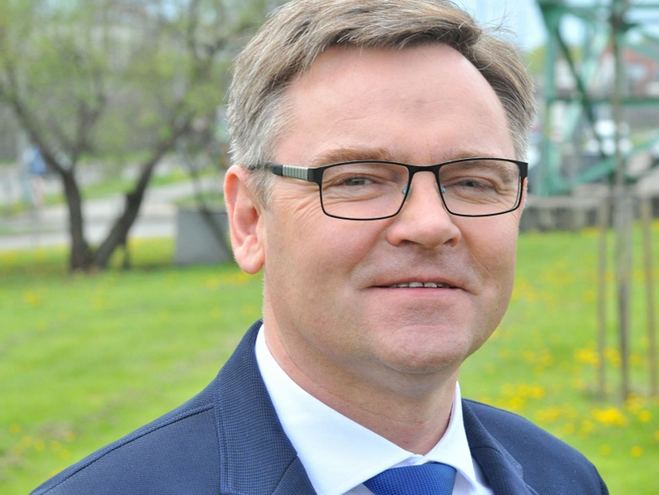 PIEDERĪBAS SAJŪTA SĀKAS TĒVA SĒTĀ
