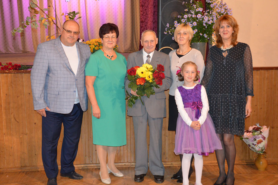 MĪLOT UN KOPJOT SAVU TĒVU ZEMI