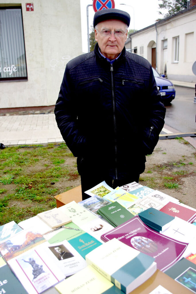 MIKEĻA TĒRGS PI GRŌMOTU GOLDA