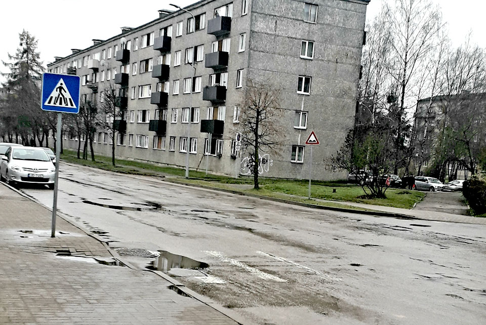 PĀREJA IR, PIETURA BIJA…
