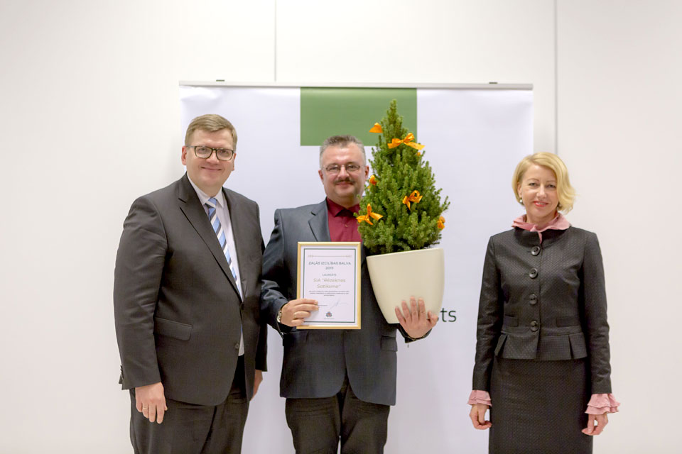 “RĒZEKNES SATIKSMEI” — “ZAĻĀS IZCILĪBAS BALVA”