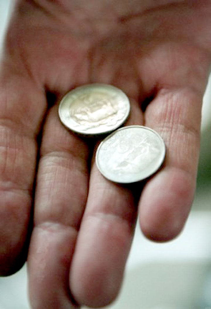 PACIENTA IEMAKSA: PENSIONĀRIEM — SAMAZINĀTA, PĀRĒJIEM — PAAUGSTINĀTA