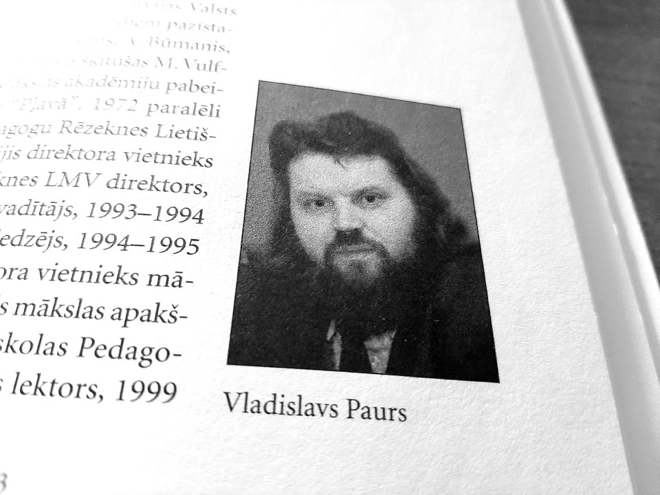 VELTĪJUMS MĀKSLINIEKAM