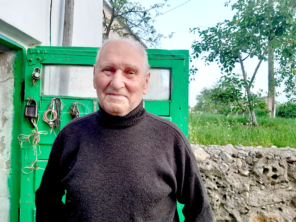 AR BITES ČAKLUMU