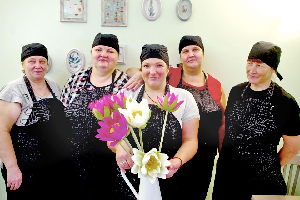 VIŅI DARA PASAULI LABĀKU