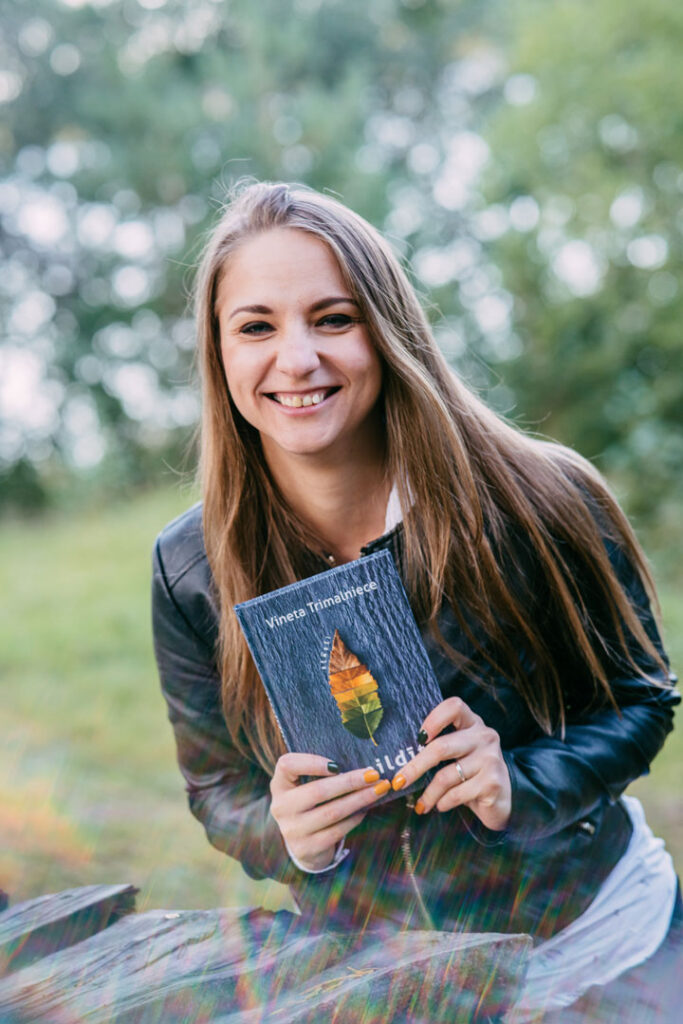 VINETA TRIMALNIECE: “ES GRIBĒJU VIENKĀRŠI IZRAKSTĪT SIRDI”