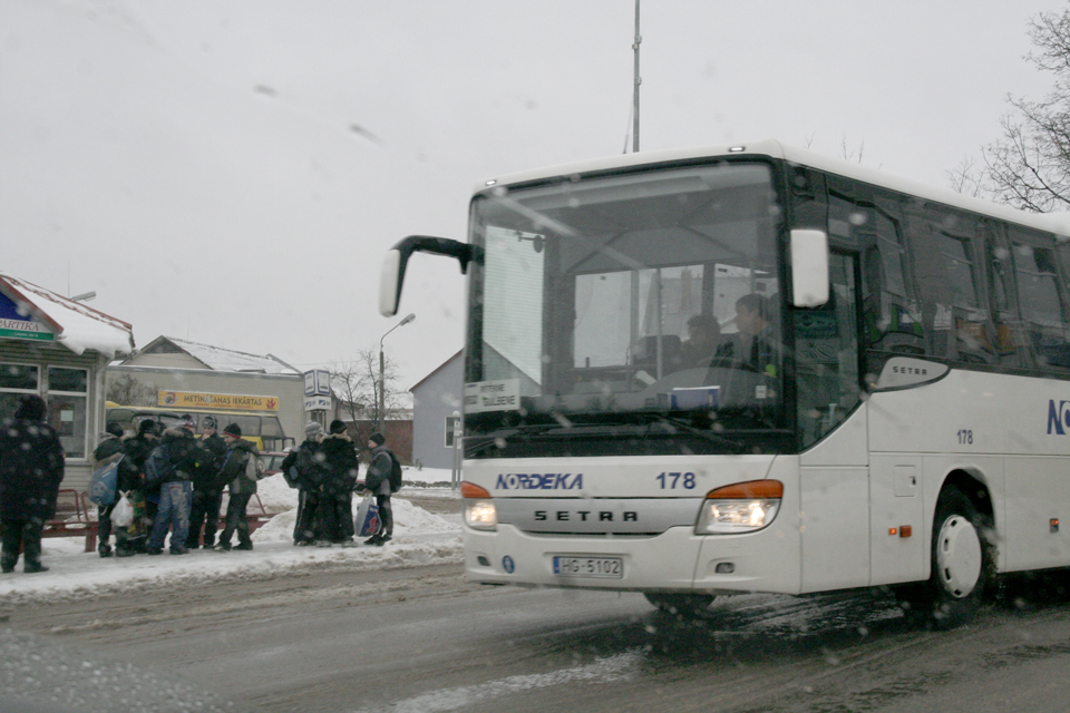 BŪS ARĪ BEZMAKSAS SABIEDRISKAIS TRANSPORTS
