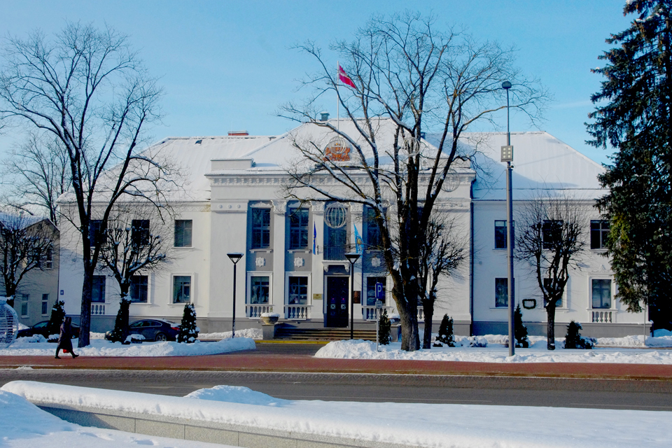 BUDŽETS AR VAIRĀKU MILJONU DEFICĪTU
