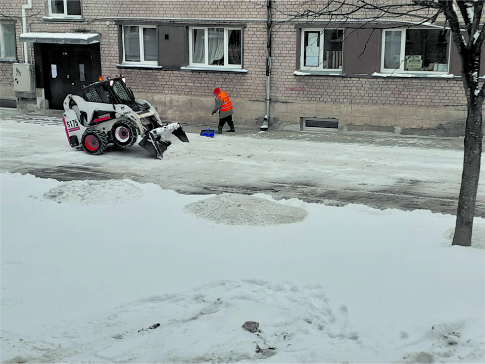 LAI PAGALMS IR TĪRS