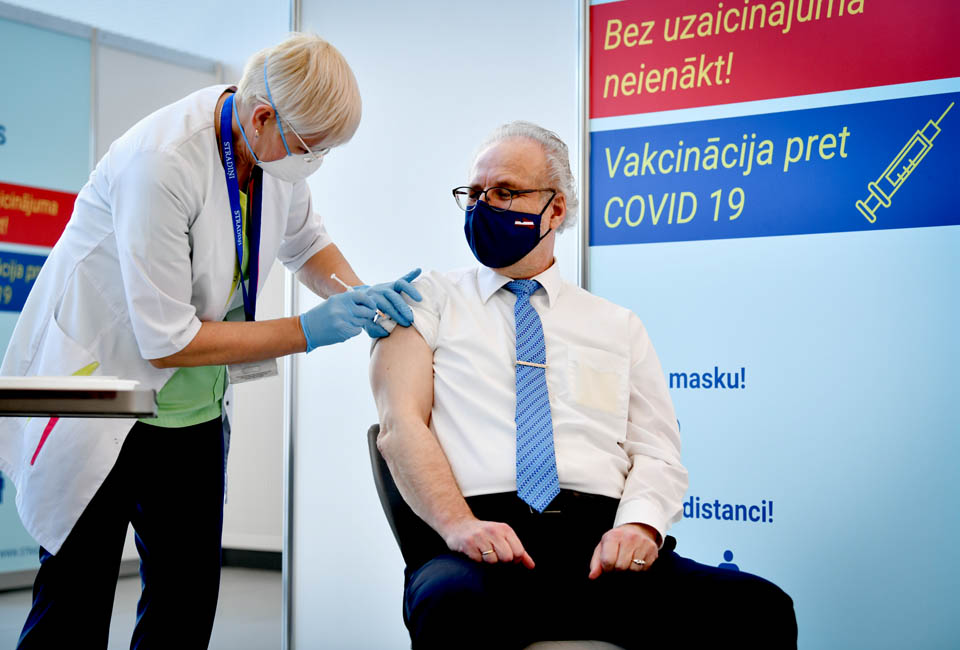 LEVITS, KARIŅŠ SAPOTĒTI. PRIECĀSIMIES?