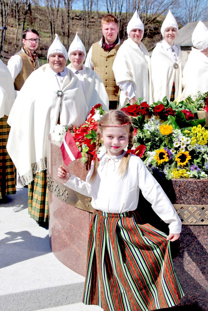 AIZRAUJOŠAS MAIJA SVĒTKU DIENAS
