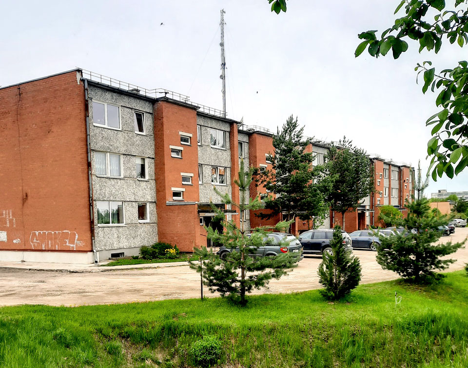LAI SVEŠIE NEBRAUC PA MŪSU PAGALMU