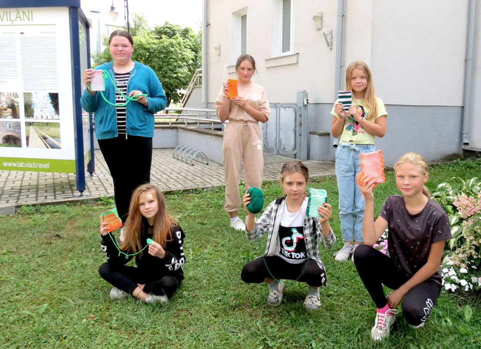 IZZINOŠA UN IZGLĪTOJOŠA VASARA