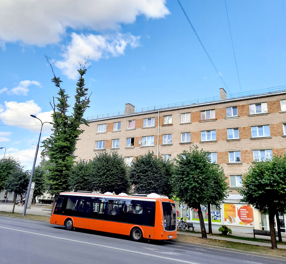 PAR PLĀNIEM, PERSPEKTĪVĀM UN IESPĒJAMIEM RISKIEM
