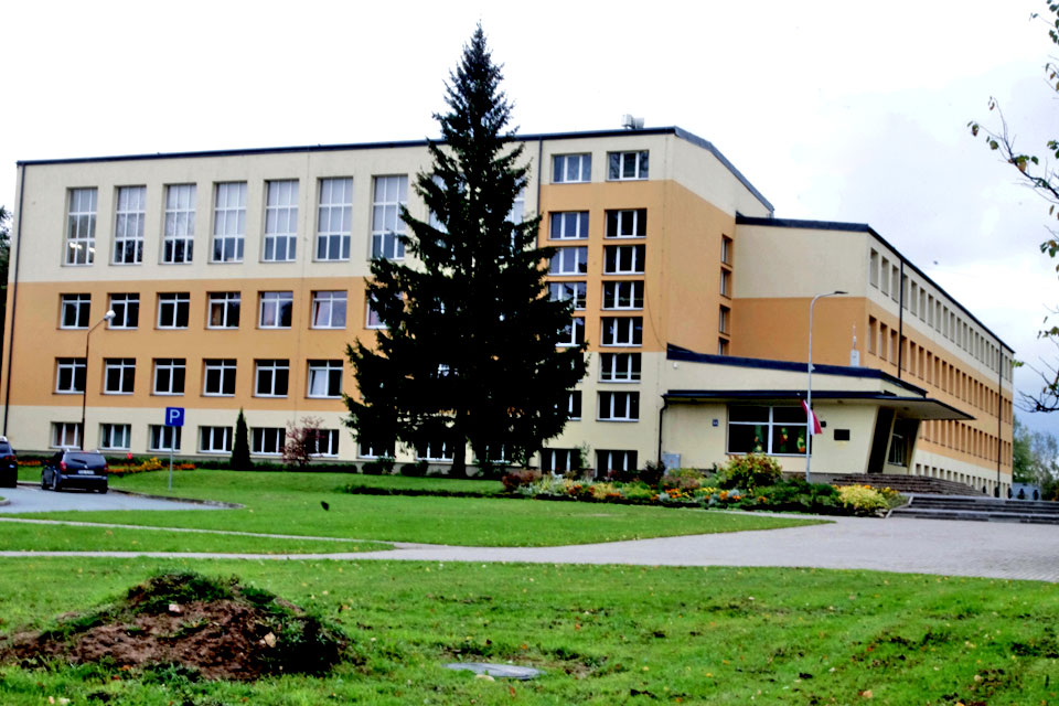 PAR RĒZEKNES 5. VIDUSSKOLAS LIKTENI UN NE TIKAI