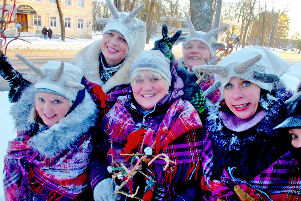 PILNA IELA ĶEKATU…