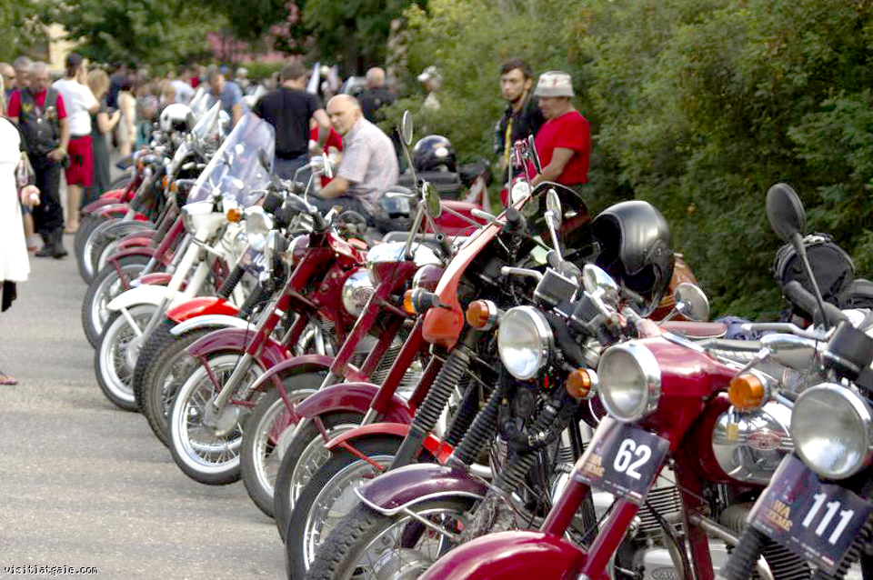 BŪS MOTOCIKLU PARĀDES BRAUCIENS